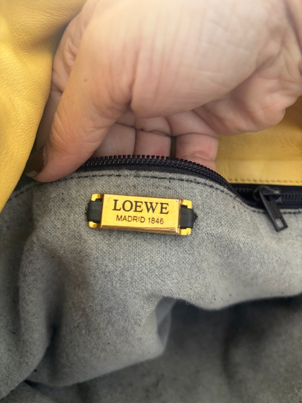 Loewe Yellow Nappa Drawstring Bucket Bag Anagram – Flamenco Style - Picture 7 of 16